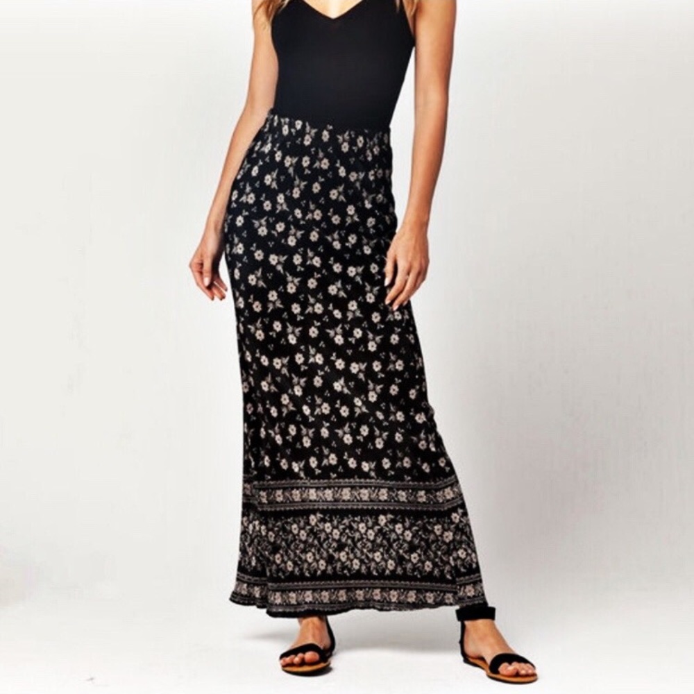 FULL TILT Accordion Pleat Maxi Skirt